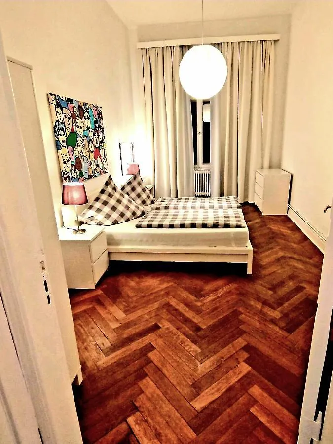 Apartment 3 Large Rooms With 2 Separate Bedbrooms Close To City Centre Near Kudamm And Kadewe Berlin