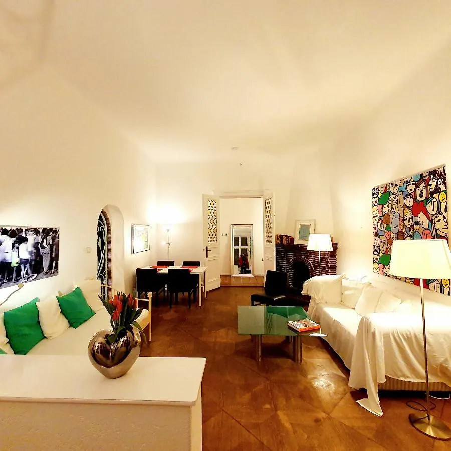 Apartment 3 Large Rooms With 2 Separate Bedbrooms Close To City Centre Near Kudamm And Kadewe Berlin