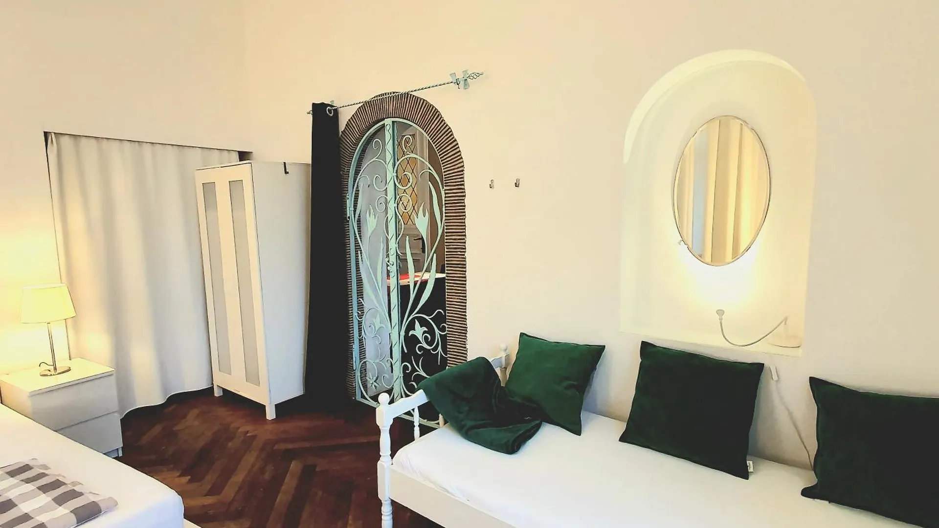 Apartment 3 Large Rooms With 2 Separate Bedbrooms Close To City Centre Near Kudamm And Kadewe Berlin